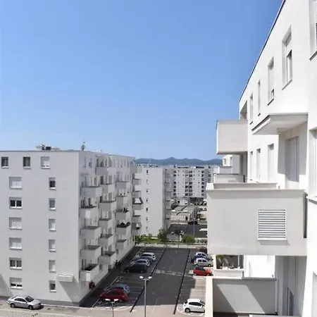 Ana Iadera With Balcony And Parking Appartement Zadar