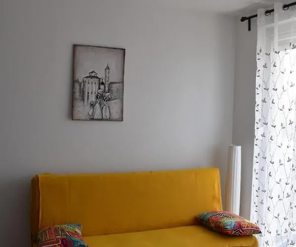 Ana Iadera With Balcony And Parking Daire Zadar