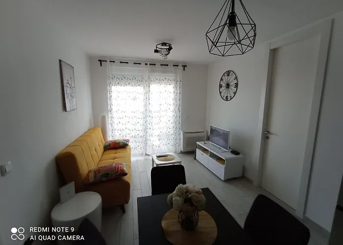 Διαμέρισμα Ana Iadera With Balcony And Parking Ζαντάρ