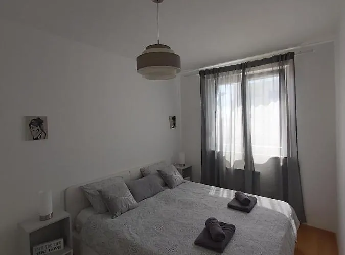 Ana Iadera With Balcony And Parking Διαμέρισμα Ζαντάρ